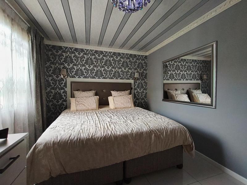 7 Bedroom Property for Sale in Southernwood Eastern Cape
